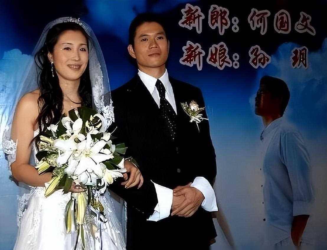 面容松弛尽显老态,与公务员老公定居香港_生活_孙玥_排球