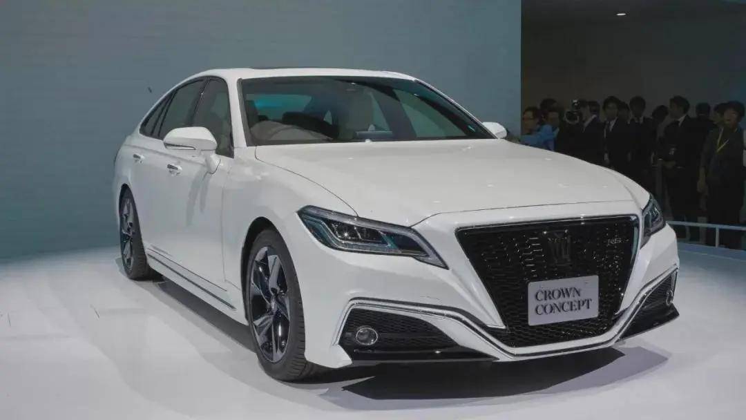 当皇冠坠落,日系三剑客旗舰级轿车正式告别了历史舞台