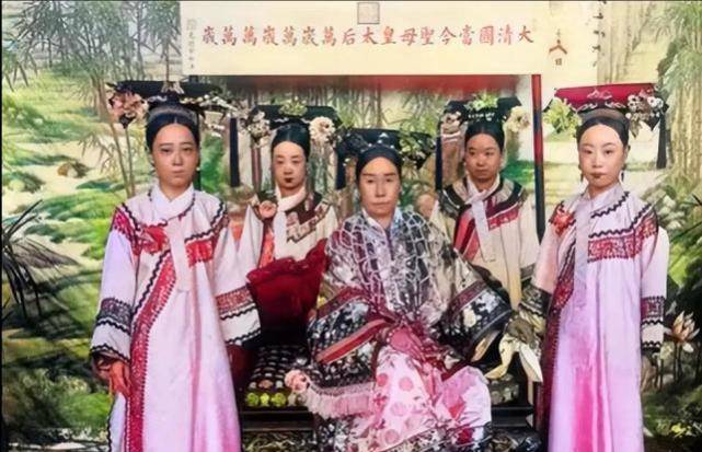 本期为大家收集整理10余张晚晴老照片,通过给它们一一上色使得其中的