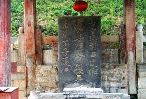 湖北发现3500年前古墓,墓中陪葬物颠覆历史,专家:高看了关羽_刘表