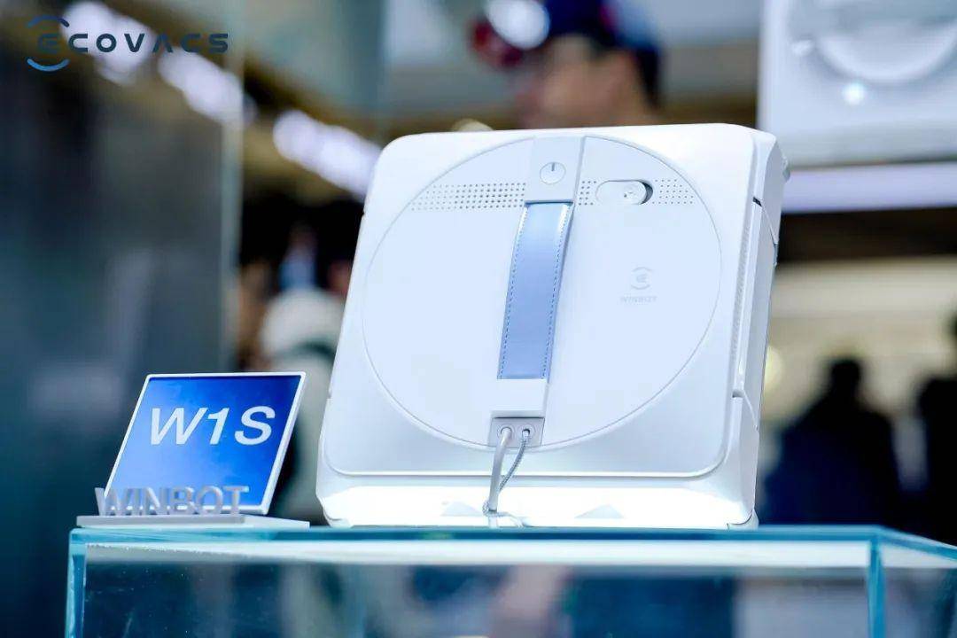 比如拥有全新便携式基站的窗宝w2 pro,巧妙地将安全绳和电源线合二为