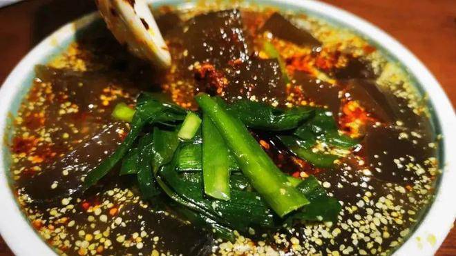 神仙粉:神仙粉也叫观音粉或观音凉粉,取材自俗称豆腐