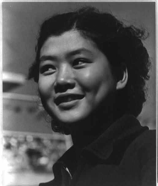 杨秀琼:从游泳皇后到第18房姨太太,是谁毁了宋美龄的干女儿