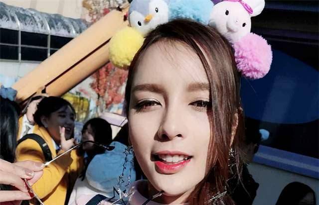 原创泰国的人妖皇后被中国土豪看上娶回家如今俩人过得怎样