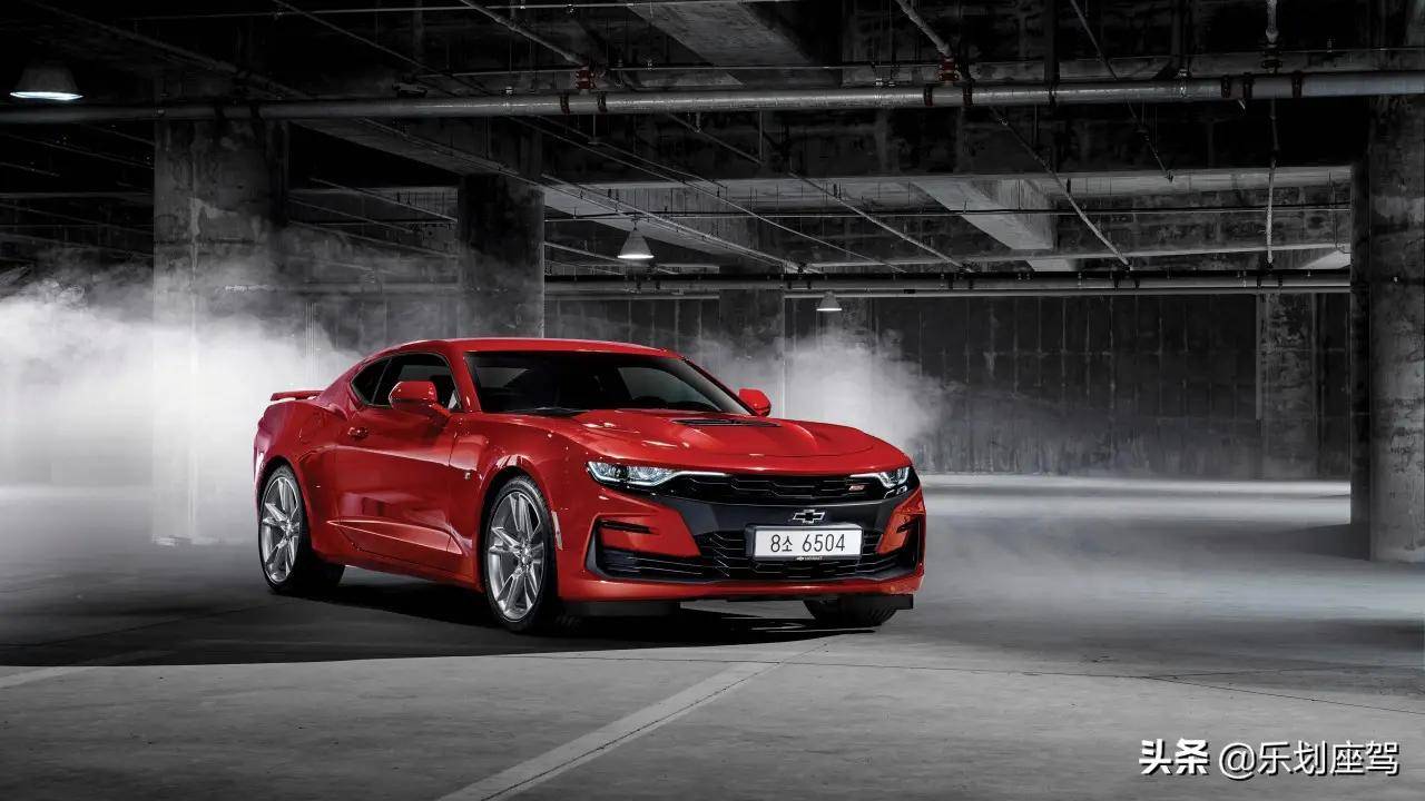 6l 的v6发动机可以带来最大功率305hp,而ss版本则装配一台6.