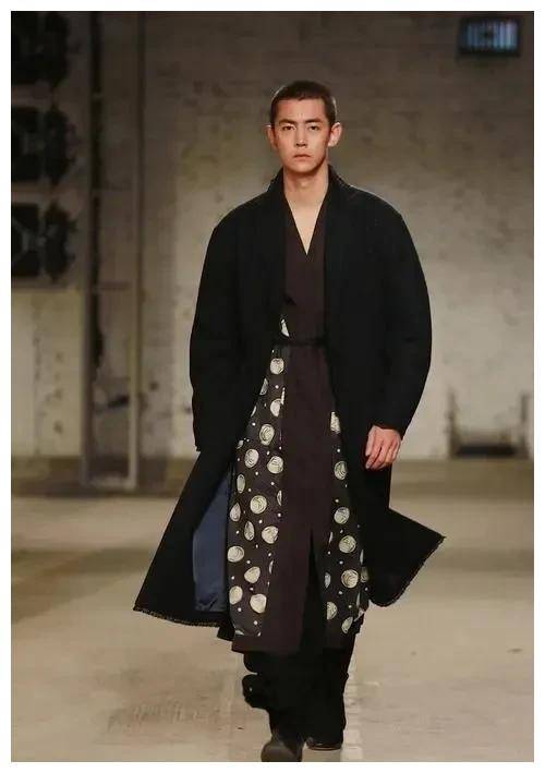 大海哥纪凌尘与阚清子分手后并非一帆风顺近况备受关注