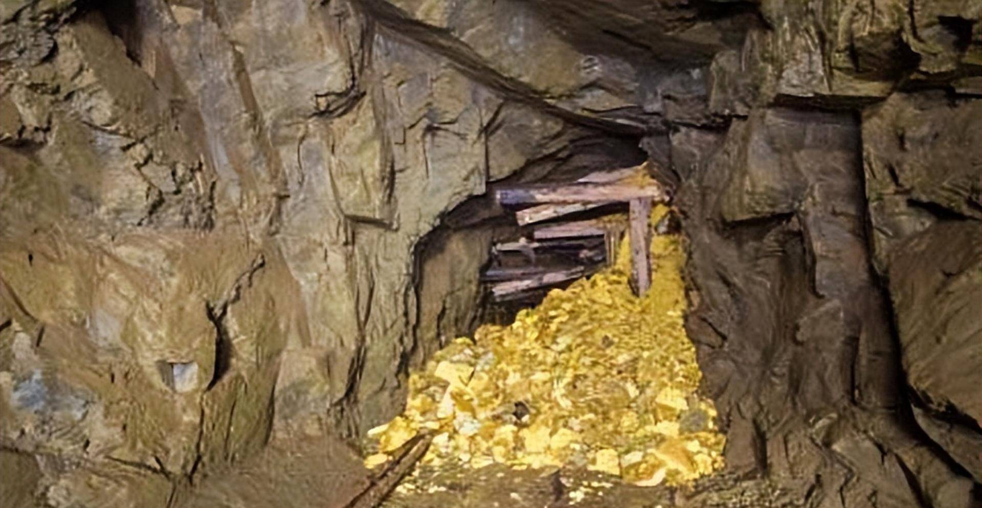 80年代山西农民砍柴发现藏金洞拿2块金砖到银行兑换当场被捕