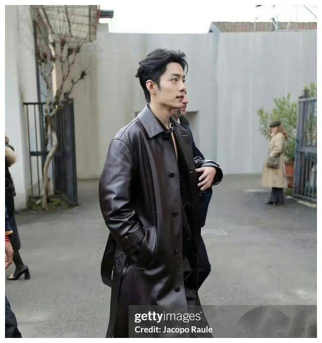肖战外网生图拍出站姐效果胜过精修细节高贵体现
