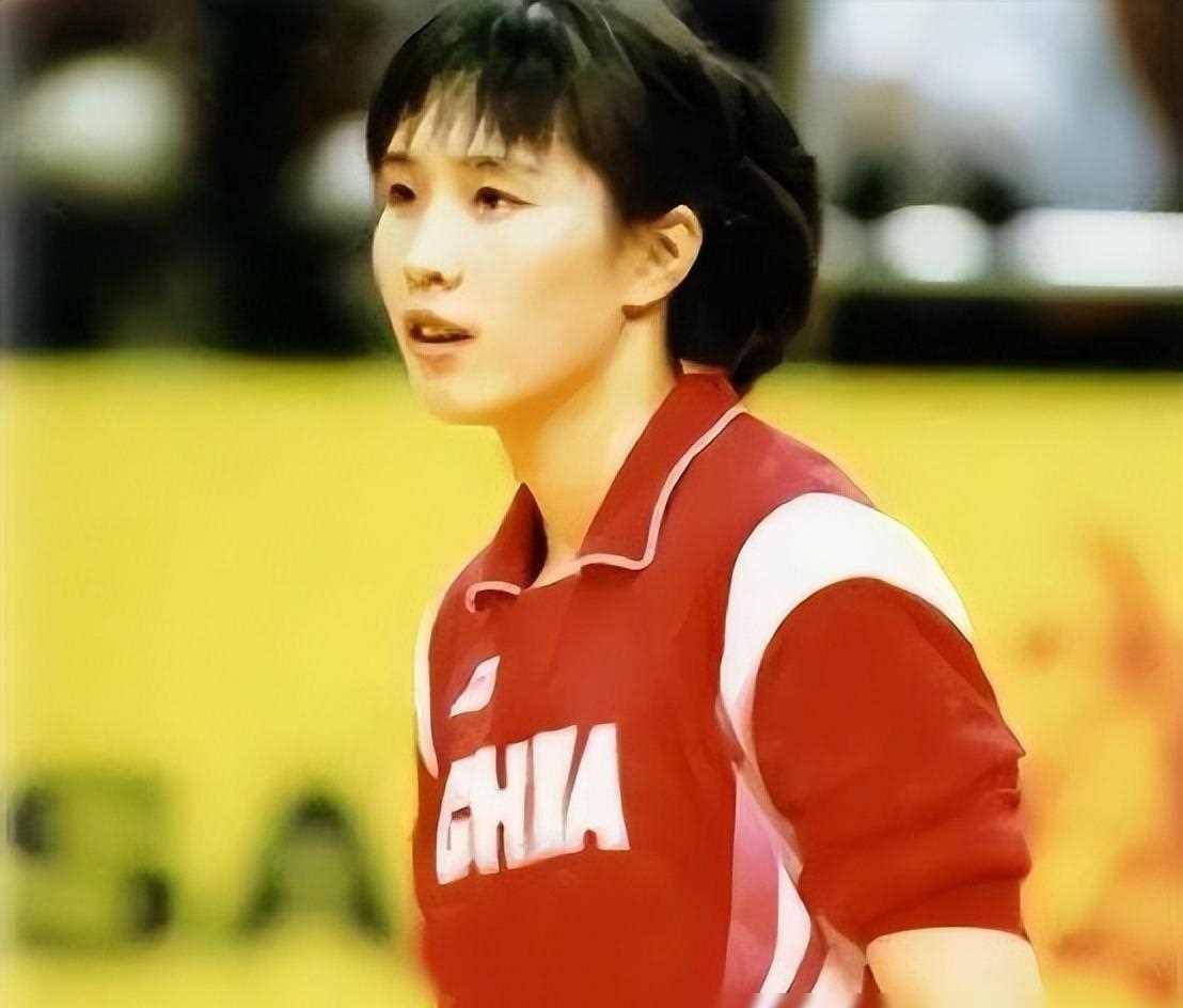 队长近况:面容松弛尽显老态,与公务员老公定居香港_生活_孙玥_排球