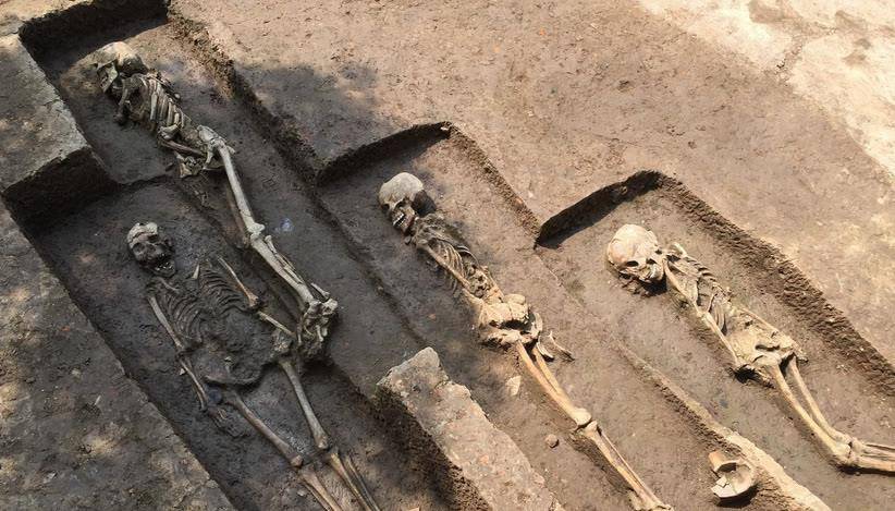 原创古墓中的皇帝遗体如何处理贵为九五之尊也要按规矩办事