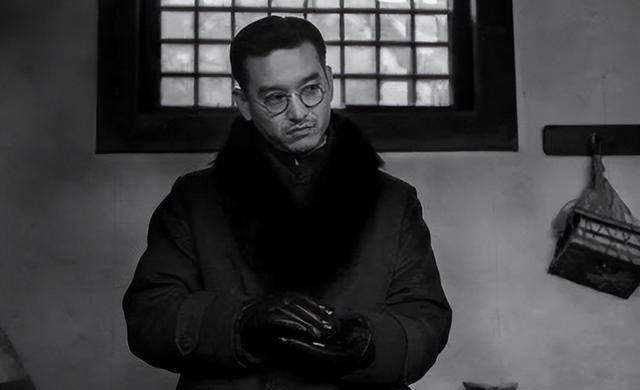 萧红家境优渥一生婚姻不幸屡遭磨难佛家一语点透