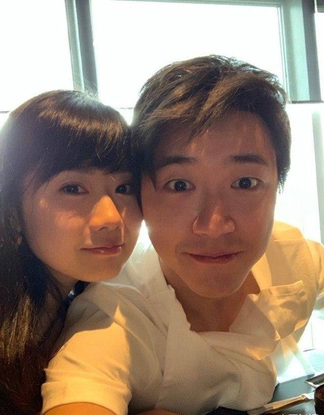 原创福原爱心灵手巧腌柠檬糖浆与江宏杰调皮躲美食后暗秀恩爱超甜