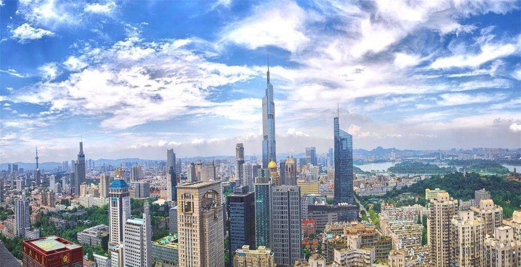 首先第一个南京,南京是江苏的省会,副省级城市,也是东部沿海经济带与