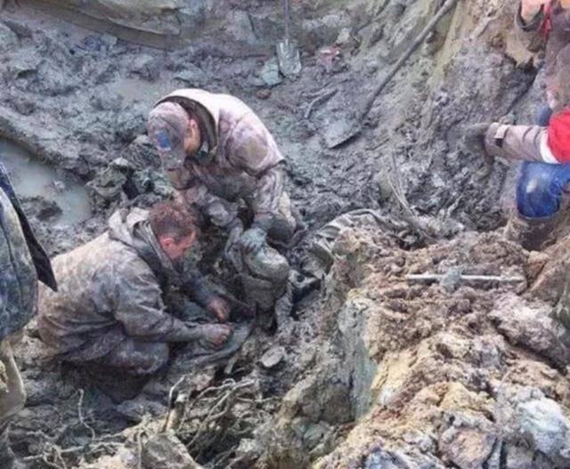 原创苏联飞行员失踪77年后被挖出胸口现22毫米大洞手枪还未生锈