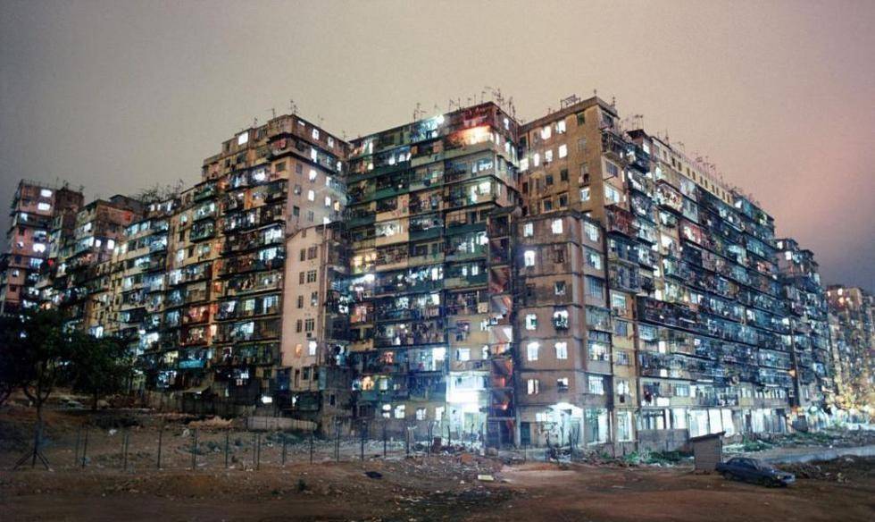 原创70年代香港九龙城寨5万人共用两个厕所现实版的罪恶之城