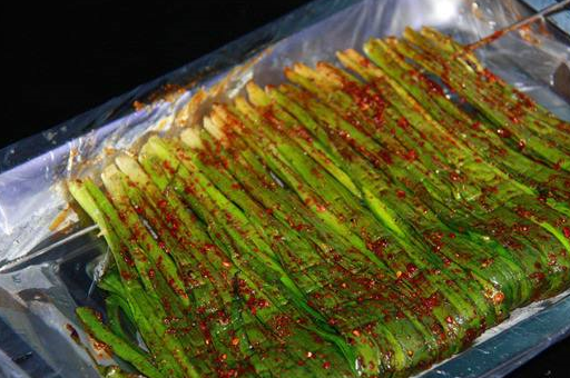 烤韭菜也上榜了,老板:夏天吃货必点_时候_美味_茄子