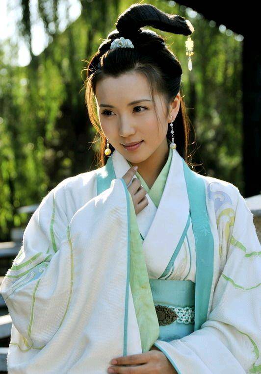 其中一位出门被女粉丝围堵,被活活看死_宋玉_潘安_卫玠