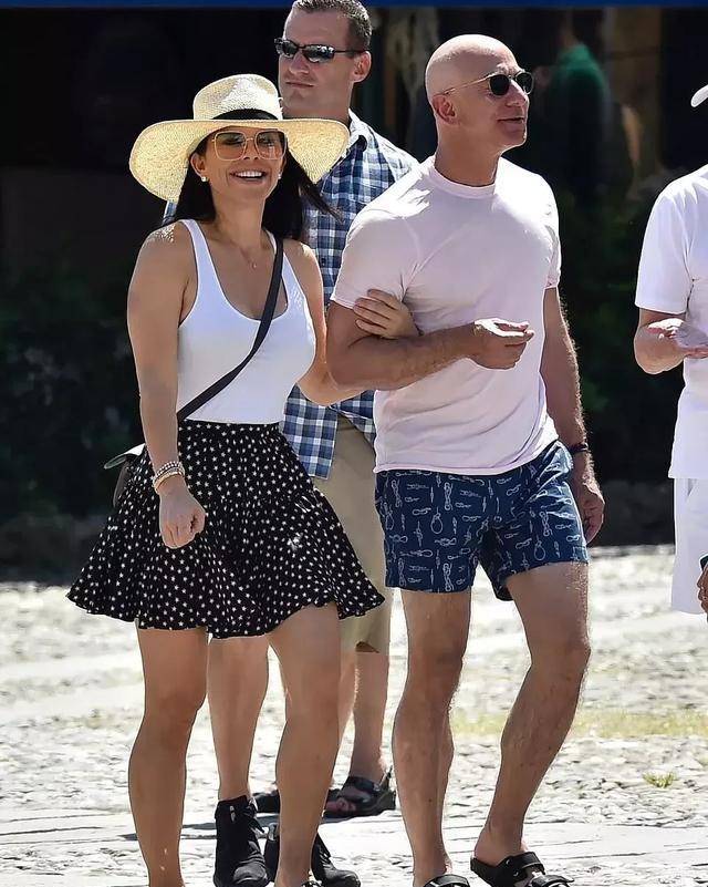 生子成功嫁富豪,50岁带三娃收服世界首富_劳伦·桑切斯_默多克_美国