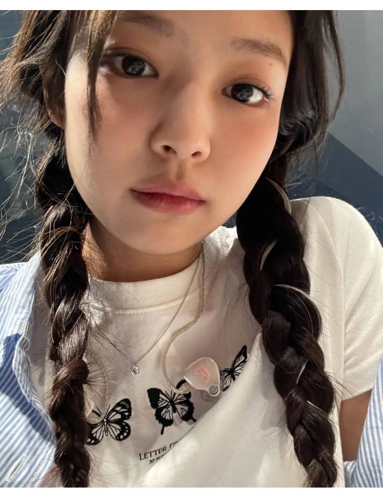 南韩腿精张元英性感顶流jennie韩国小花私下都爱穿什么