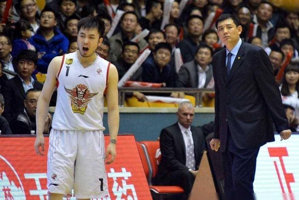 巩晓彬获球迷认可,盘点巩大师执教期间的矛盾球员_先生_丁彦雨_山东