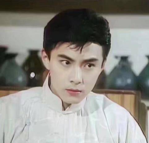 原创前任与妻子成朋友为争一口气剃光头张卫健究竟有何魅力