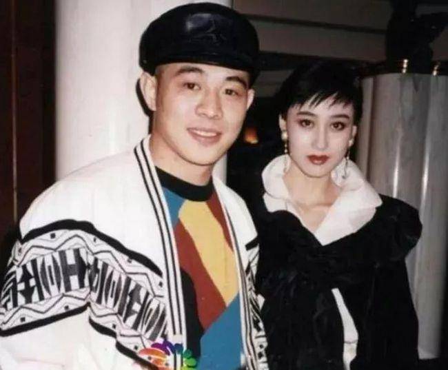 原创李连杰和梅艳芳拍戏梅艳芳去跟向华强吐槽李连杰咋是个哑巴