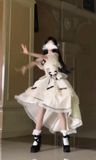 原创00后女生玩虚拟人文字直播坚持半年涨粉20万直言过程爽歪歪