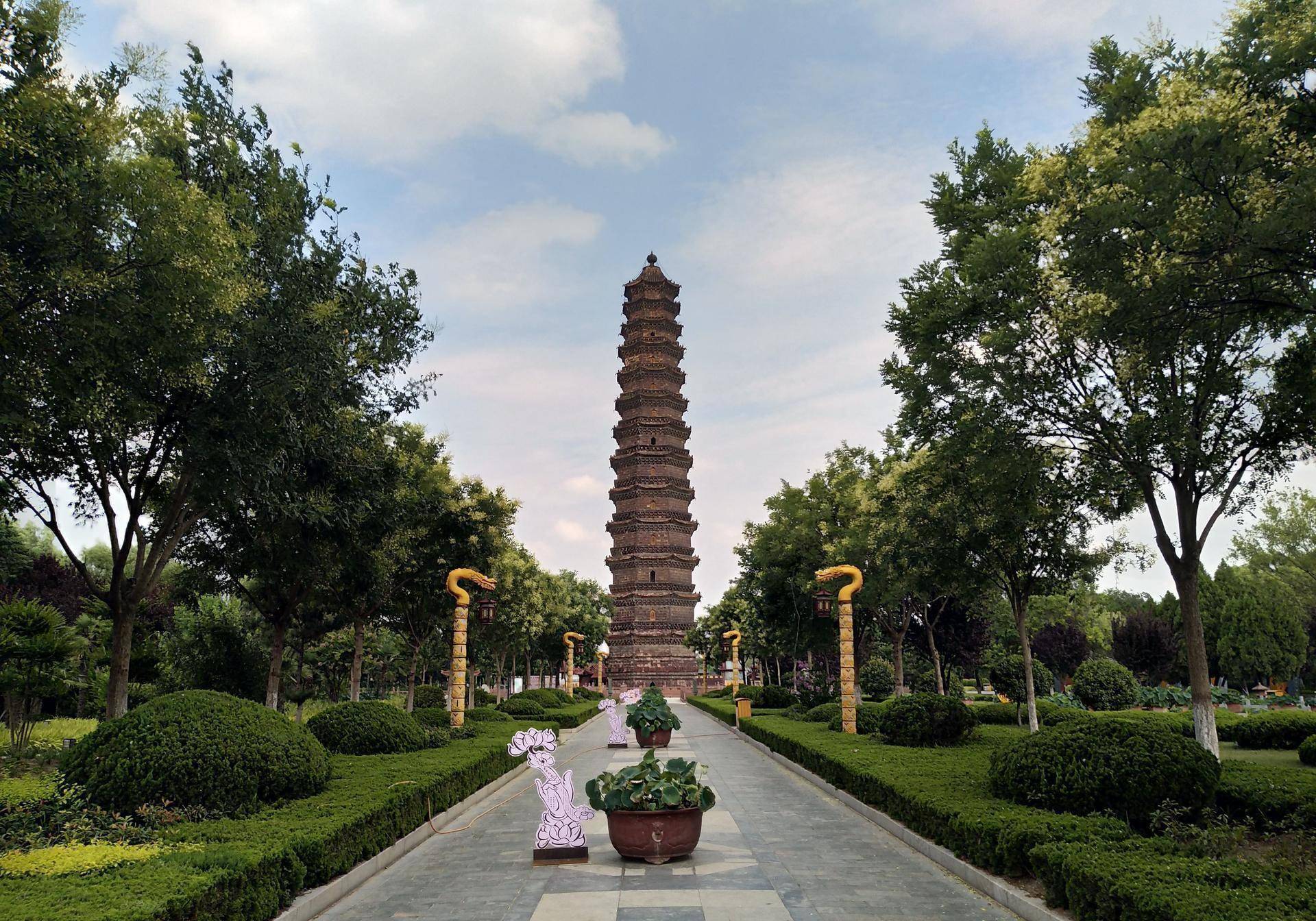 开封一"造假"景区走红,4a资质门票50元,公交直达值得一游_公园_铁塔