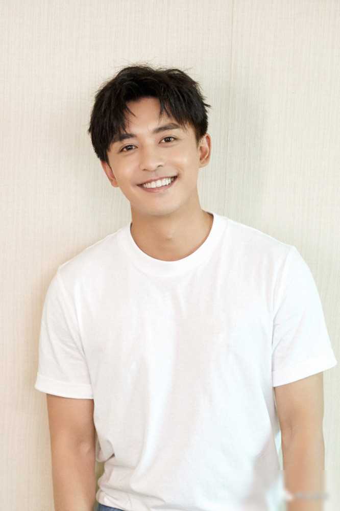 以为贾乃亮退圈了没想到是当老板了旗下4员猛将个个实力派