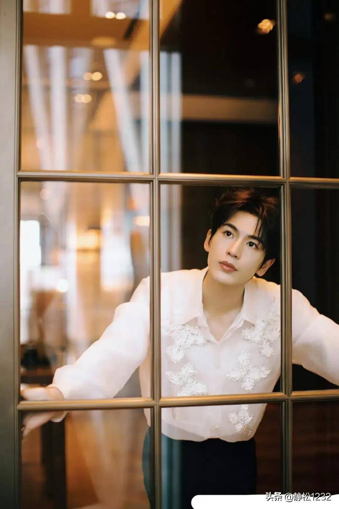 观众最喜爱的男艺人排名,成毅23,宋16,张凌赫14