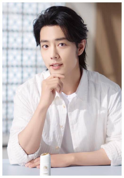 肖战代言新品品牌大动作网友狂赞这夏必买