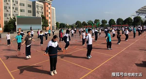 2024年百色市田阳区中小学万人跳绳大赛正式启幕