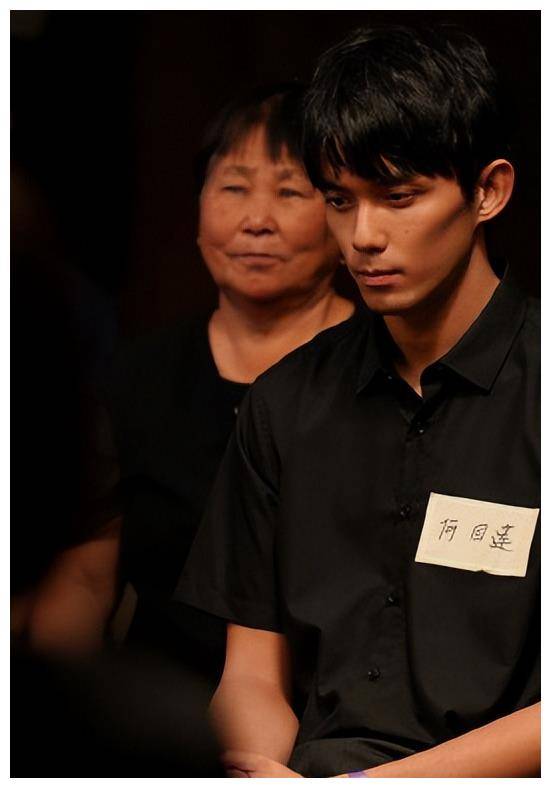 吴磊,蒋勤勤母子情深,海报惊艳绝伦,引人期待.