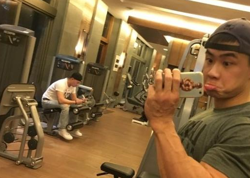 第一人,劲爆肌肉加帅气颜值,这才是男人最帅的样子_陈康_健身_黄哲勋