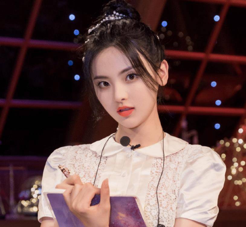 原创心动的信号谈论择偶标准时杨超越流口水救场方式太萌了