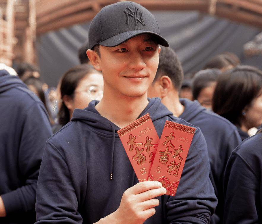 风起洛阳开机王一博低调现身清一色实力派主演不追就亏了