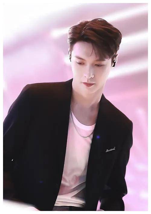 旋律之子张艺兴的音乐奇迹开启无限可能梦想启航