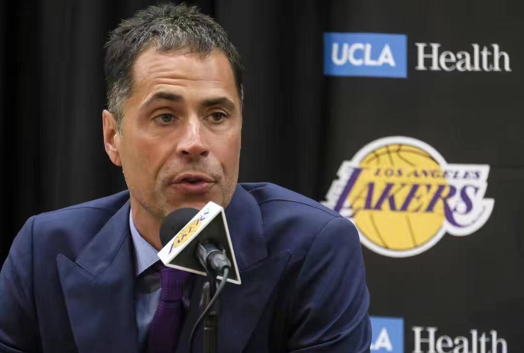 詹眉最大缺点暴露,浓眉曾苦求改变,佩林卡坑苦双核_湖人_萨博尼斯