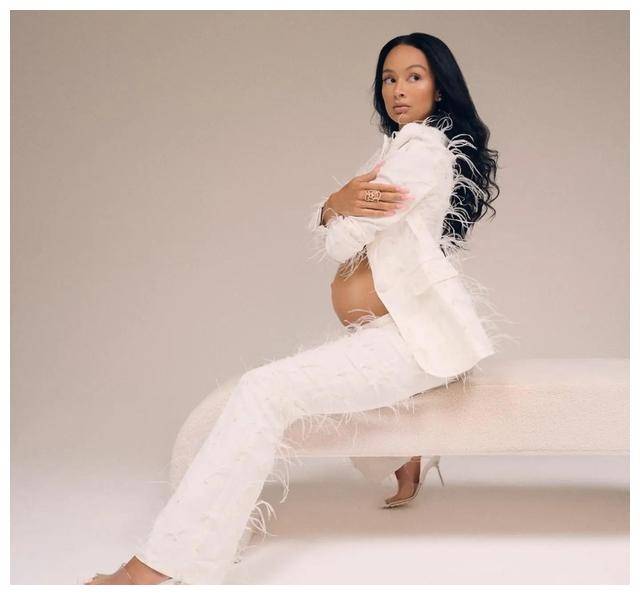 最近,尼克杨在与公司纳斯的视频连线中提到了杰伦格林