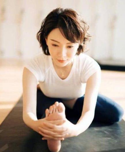 原创40岁陈数自爆95斤优雅气质坦言瘦身有秘诀直言人人适用