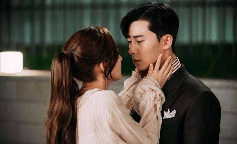 原创演员拍吻戏万一有生理反应怎么办导演的这招真绝真狠