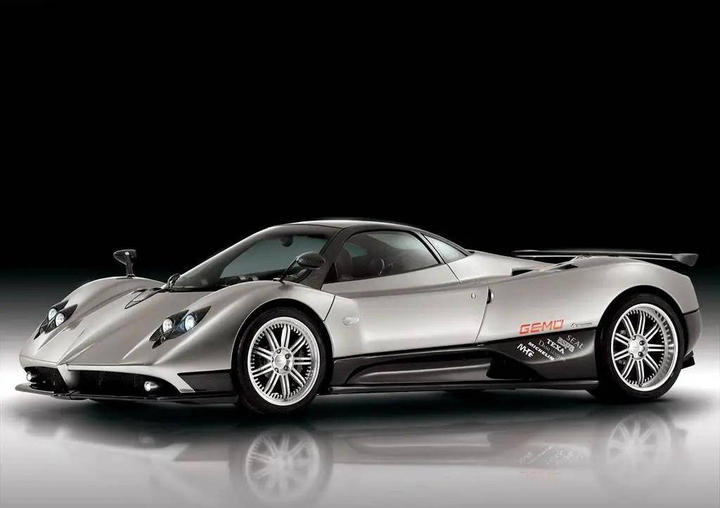 其实帕加尼推出这两个版本车型也是有一定道理的,毕竟对于那些买得起