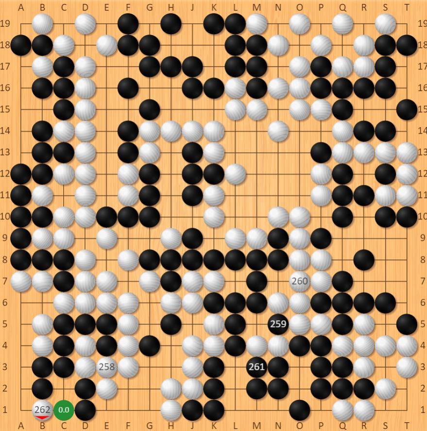 日本围棋比赛中,日本前第一人井山裕太与余正麒八段厮杀一盘,交战中