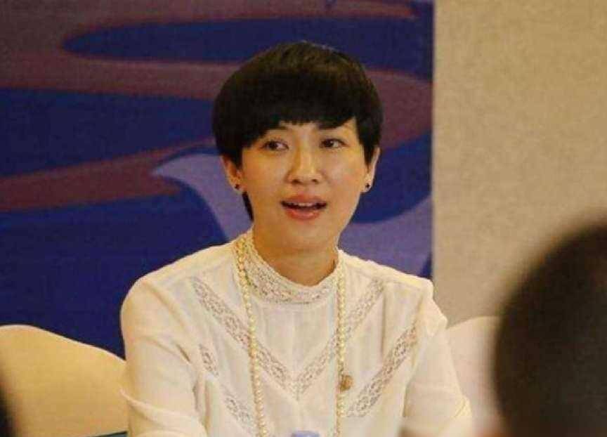 cba最美老板惊艳亮相颜值超群年轻有为任董事长