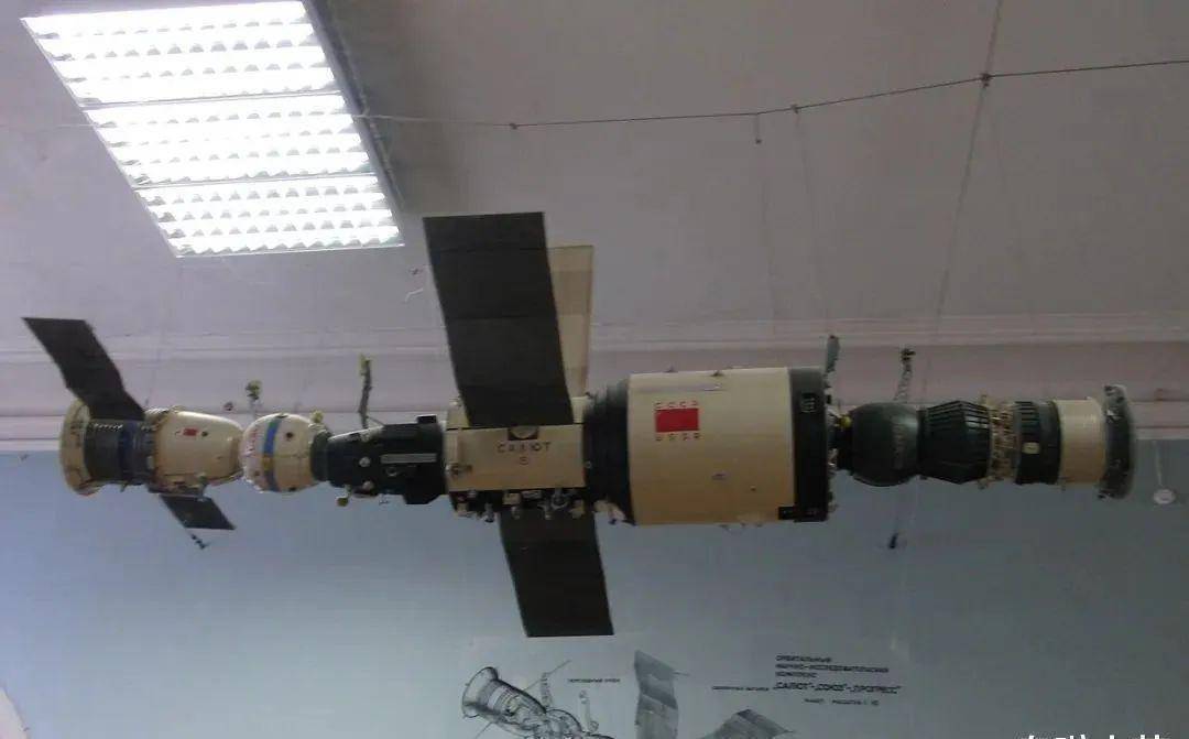 同上,礼炮6号模型1980年9月18日,联盟38号(Союз-38)飞往礼炮6 