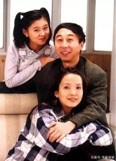 她是冯巩的"女儿",出道20年从不拍吻戏,如今36岁美得像18岁_李小萌