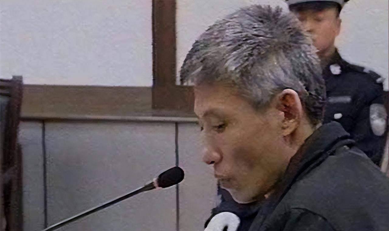 原创2003年刘涌被执行死刑前让亲人在脚镣处塞进一元钱有何深意