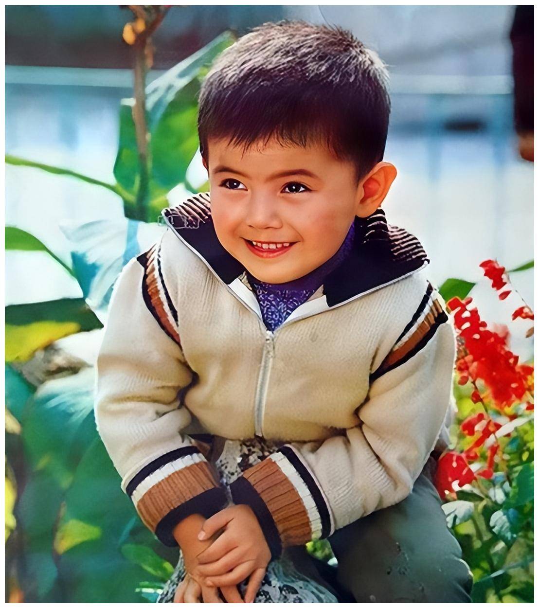 天才童星方超:2岁成名,18岁时因长得太矮没学可上,47岁仍单身_表演