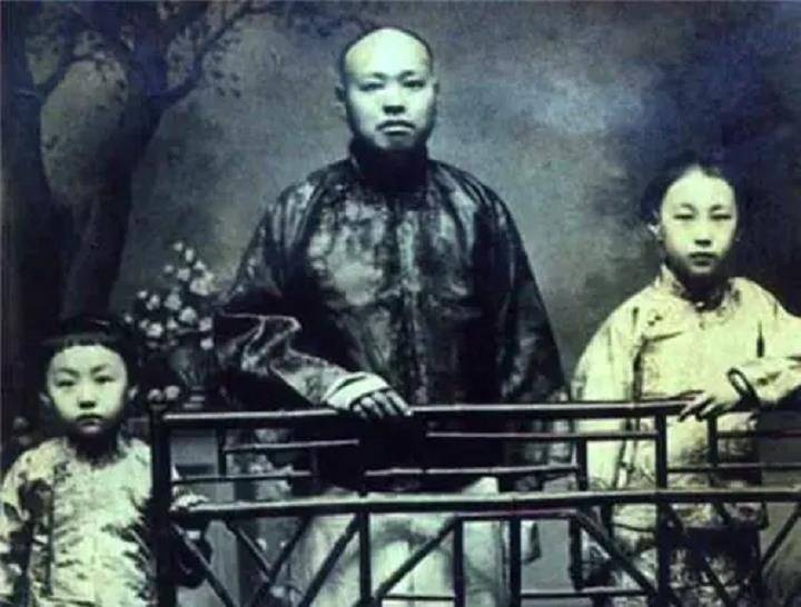 李鸿章把女儿留到22岁,千挑万选出40岁三婚男,谁知二人后代有名_张佩