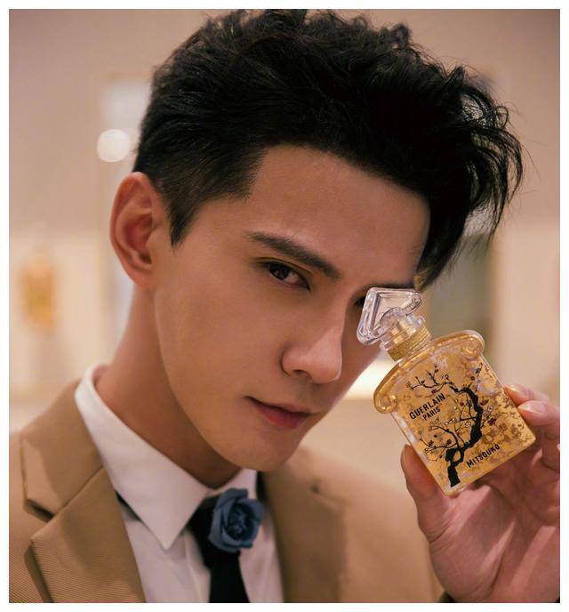 其次,也有传言称,徐正溪退圈是出于感情原因.